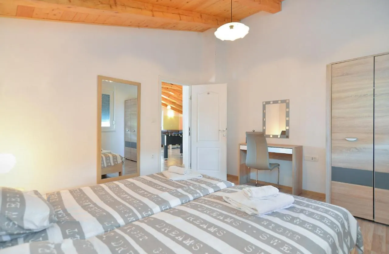 Holiday home Villa Valbandon 1719 Fazana Croatia