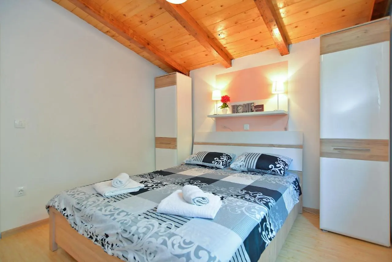 Holiday home Villa Valbandon 1719 Fazana Croatia